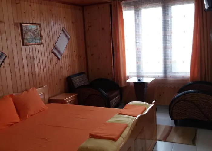 ива Holiday park *